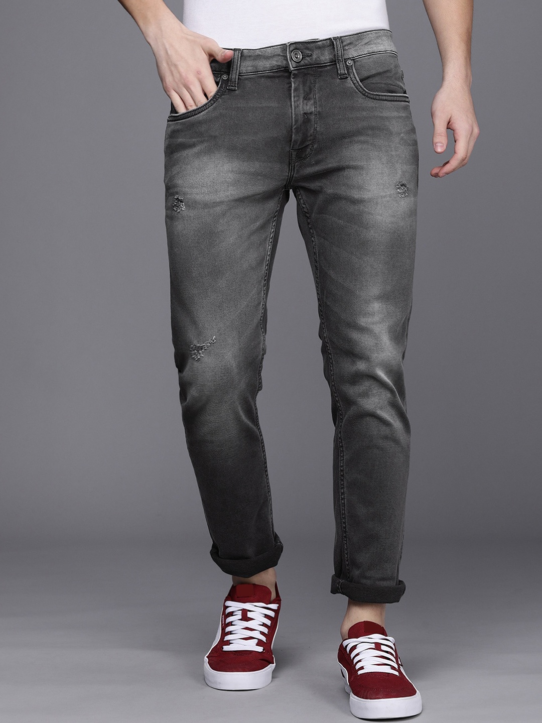 

Voi Jeans Men Skinny Fit Mildly Distressed Light Fade Jeans, Grey