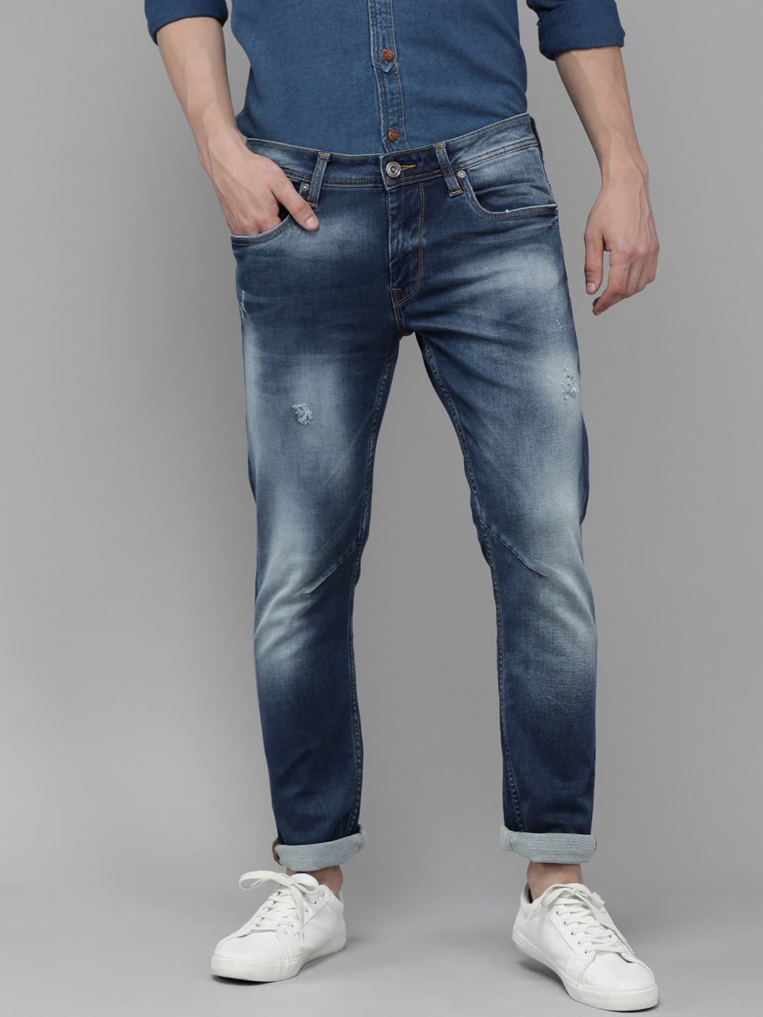 

Voi Jeans Men Skinny Fit Low Distressed Heavy Fade Jeans, Blue