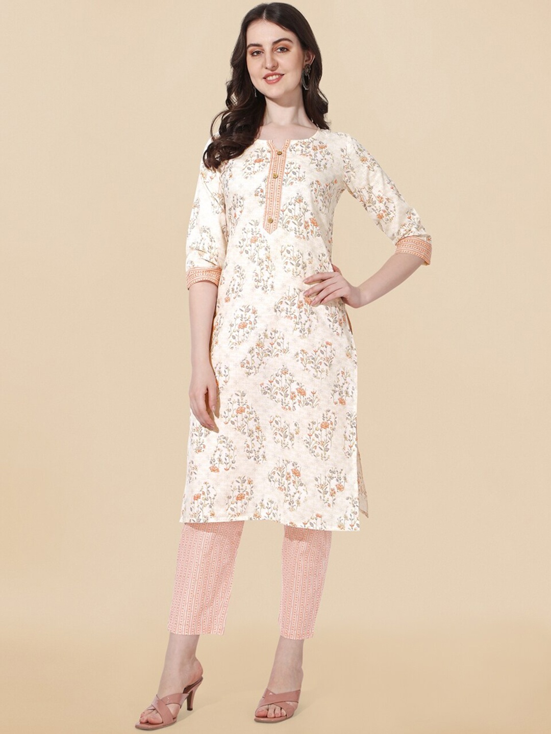 

MIRCHI FASHION Women Floral Printed Kurta With Trousers, Cream