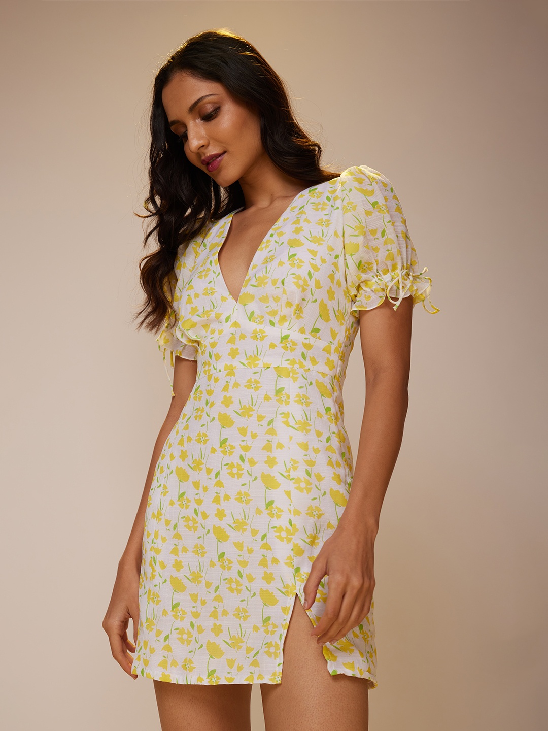 

POPPI White Floral Printed V-Neck Crepe A-Line Dress