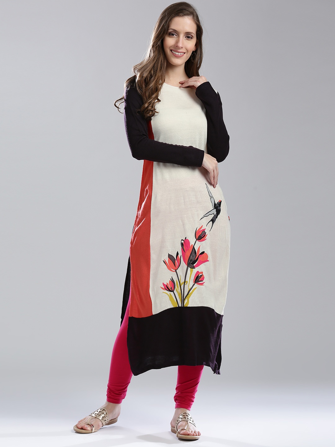 

W Women Off-White & Peach-Coloured Colourblocked Straight Kurta