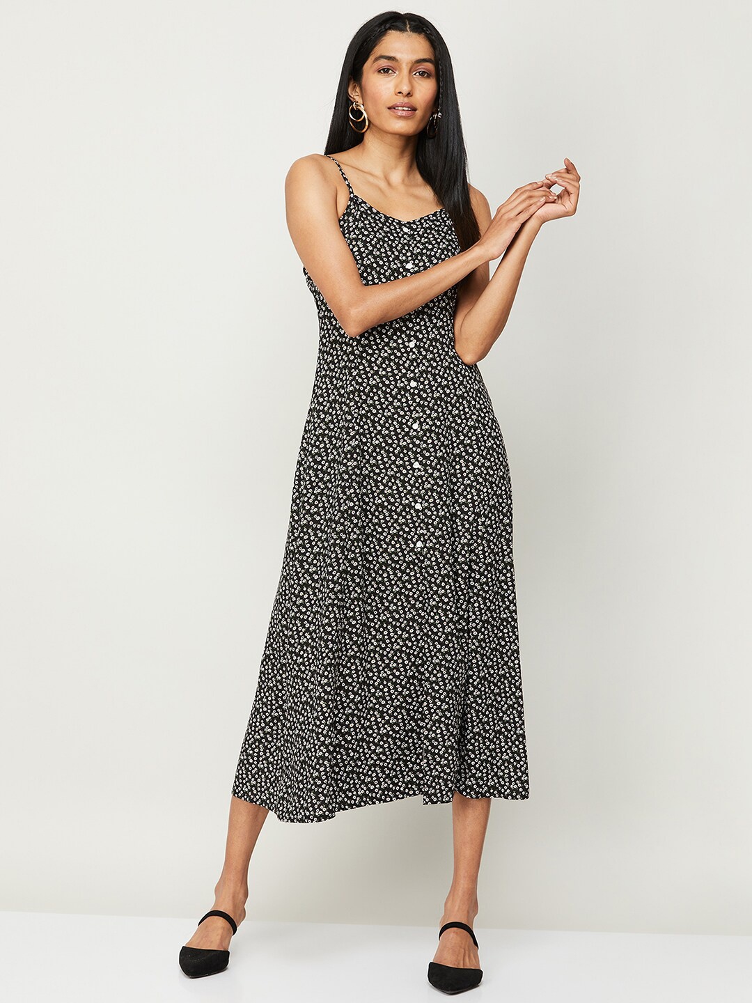 

Ginger by Lifestyle Black Midi Dress
