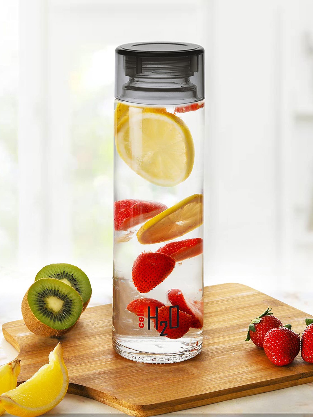 

Cello H2O Set of 1 Black Toughened Glass Fridge Water Bottle with Plastic Cap-920ml