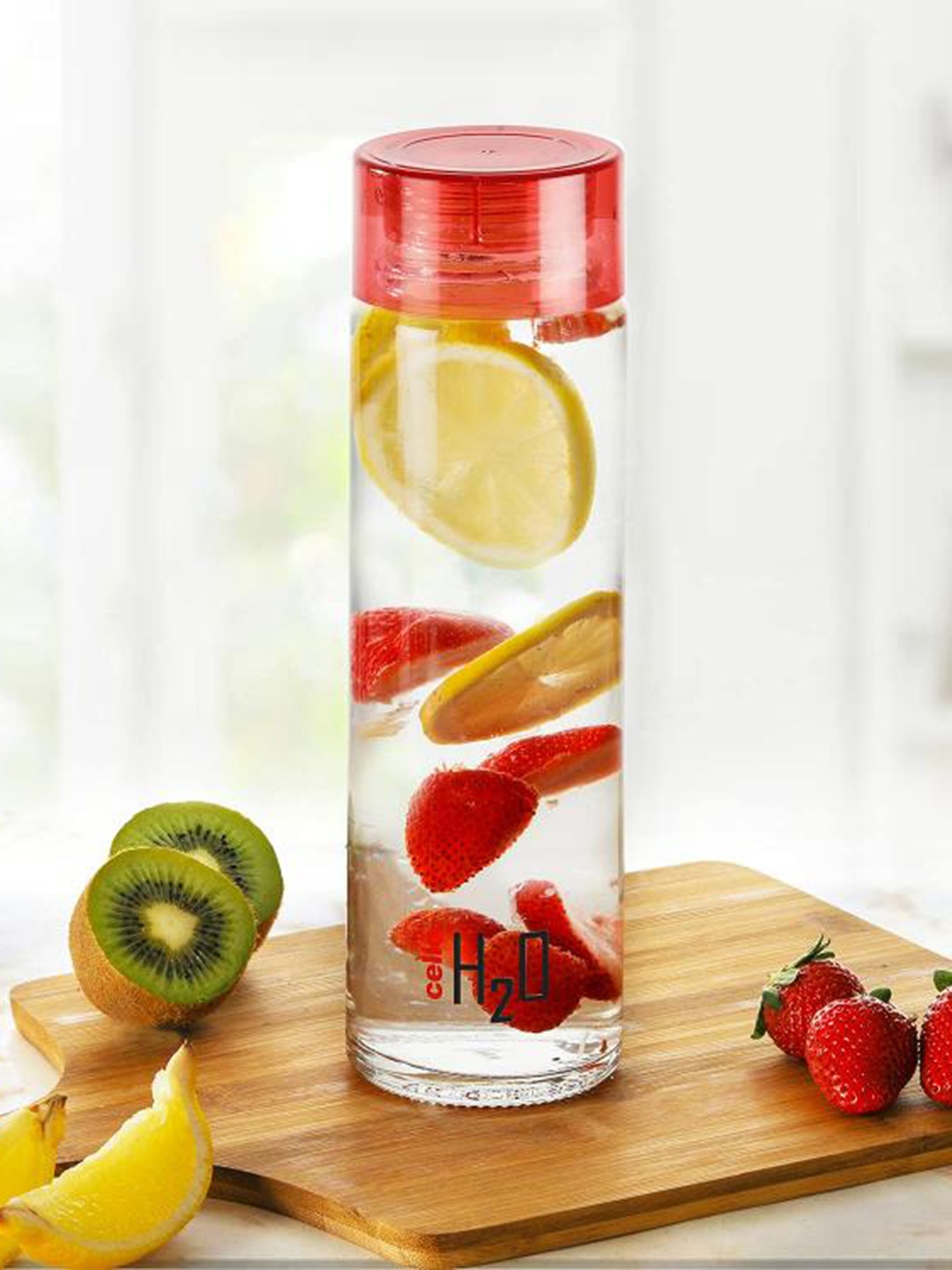 

Cello H2O Set of 1 Red Toughened Glass Fridge Water Bottle with Plastic Cap-920ml