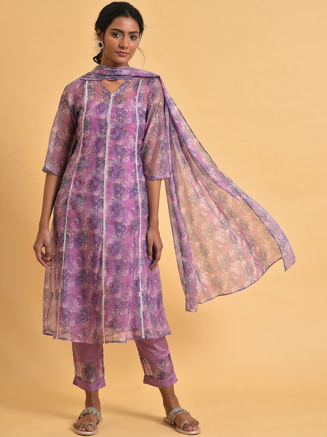 

W Floral Printed Kurta with Trousers & With Dupatta, Pink