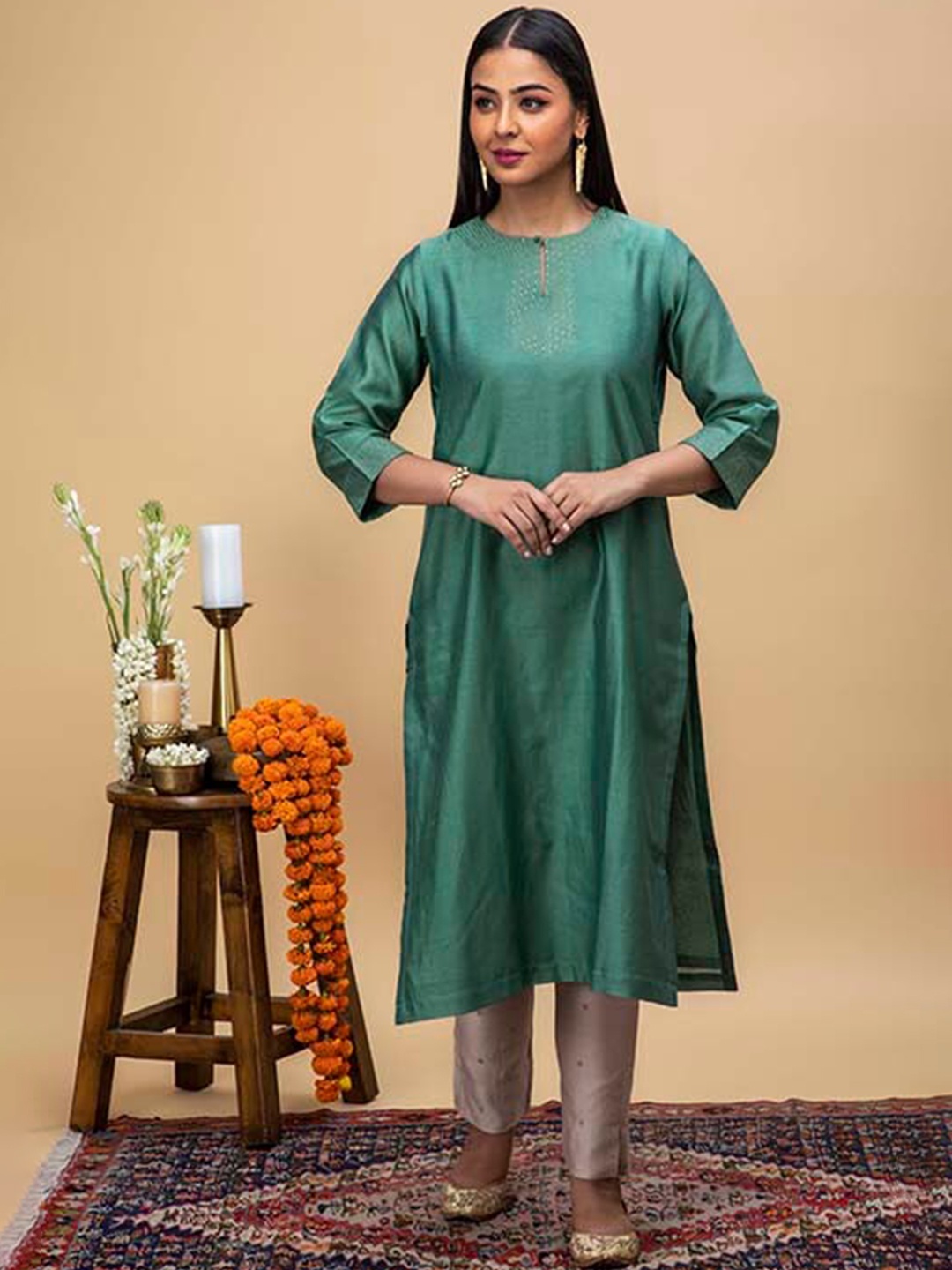 

SMRITI GUPTA Embroidered Sequinned Chanderi Cotton Kurta with Trousers Set, Green