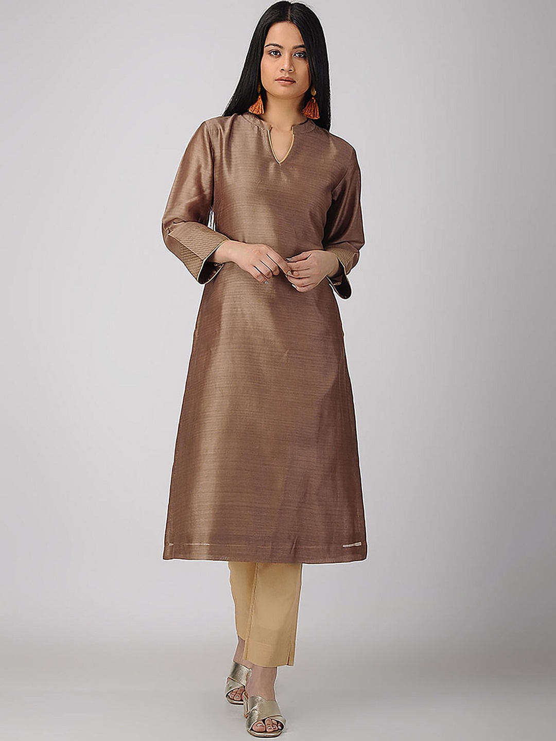 

SMRITI GUPTA Women Chanderi Silk Mandarin Collar Long Sleeves Straight Kurta, Brown