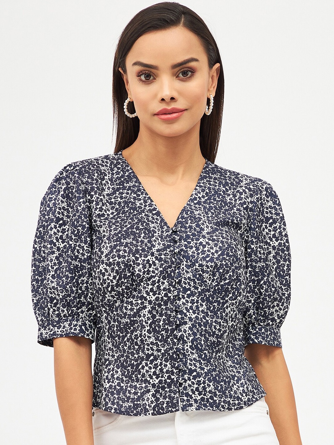 

Harpa Puff Sleeves V-Line Abstract Print Top, Navy blue