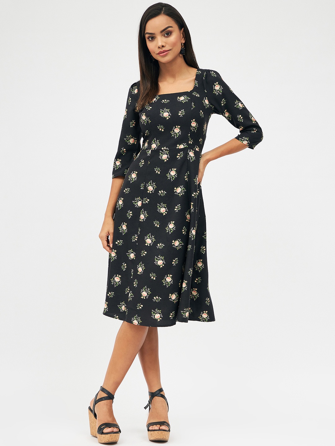 

Harpa Square Neck Floral Dress, Black