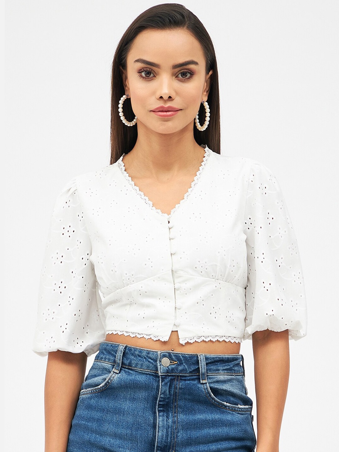 

Harpa V-Neck Self-Design Crop Top, White