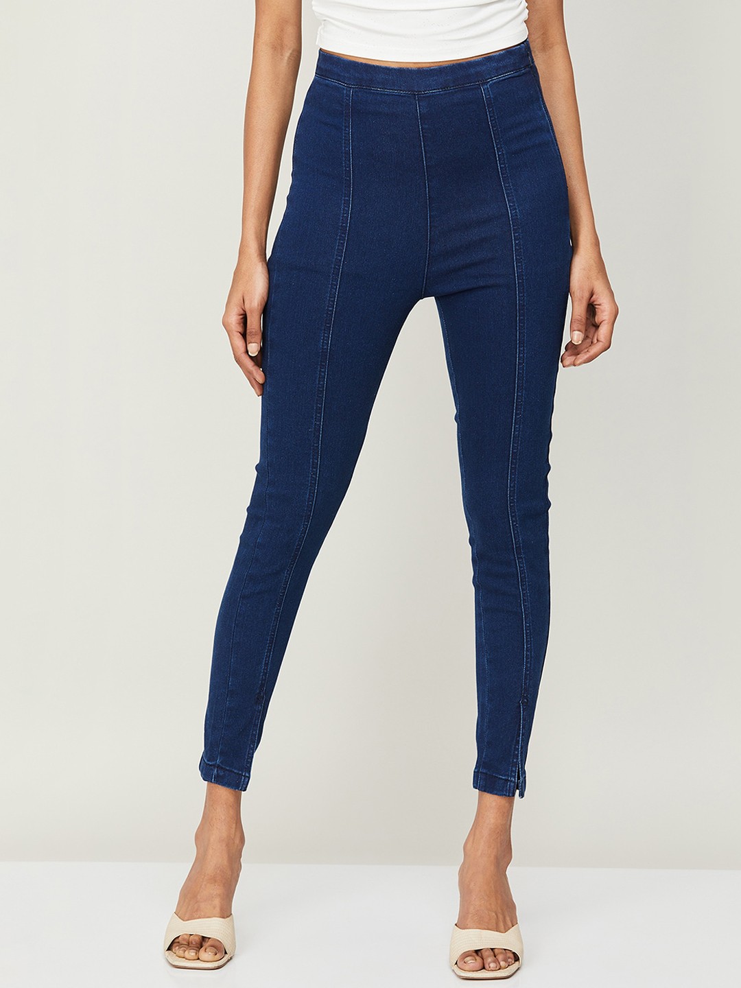 

Ginger by Lifestyle Women Reversible Side Slit Clean Look Cropped Jeans, Blue