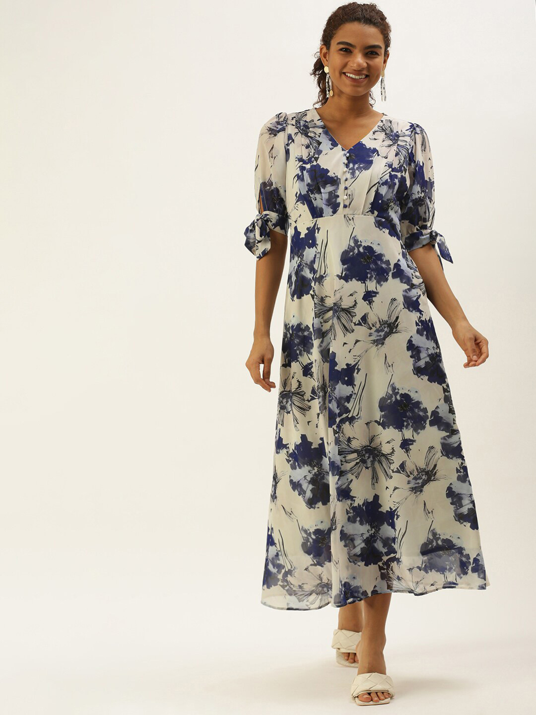 

Sangria Floral Printed V-Neck Sleeve Tie-Up Detail Maxi Dress, White