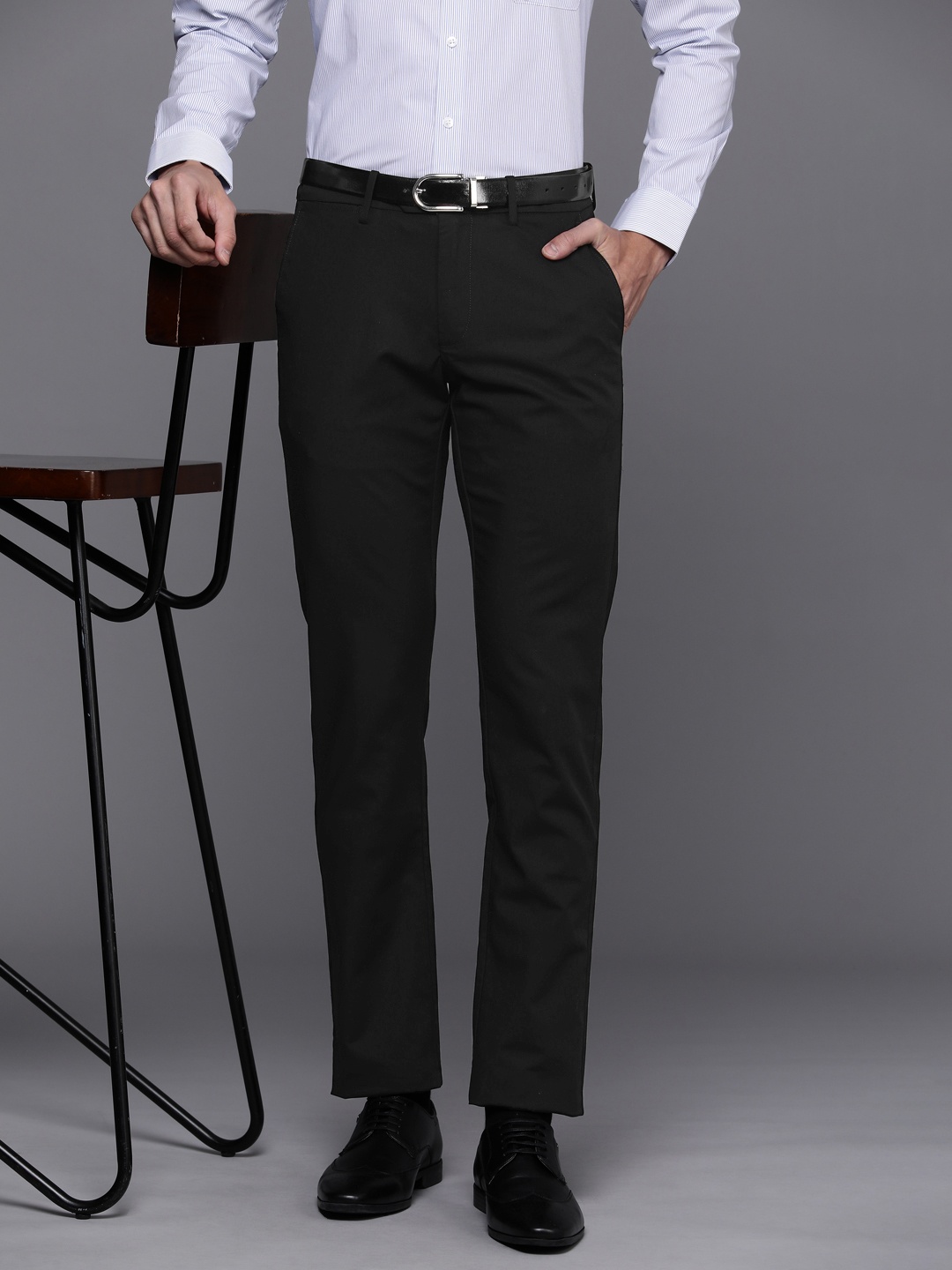 

Allen Solly Men Slim Fit Trousers, Black