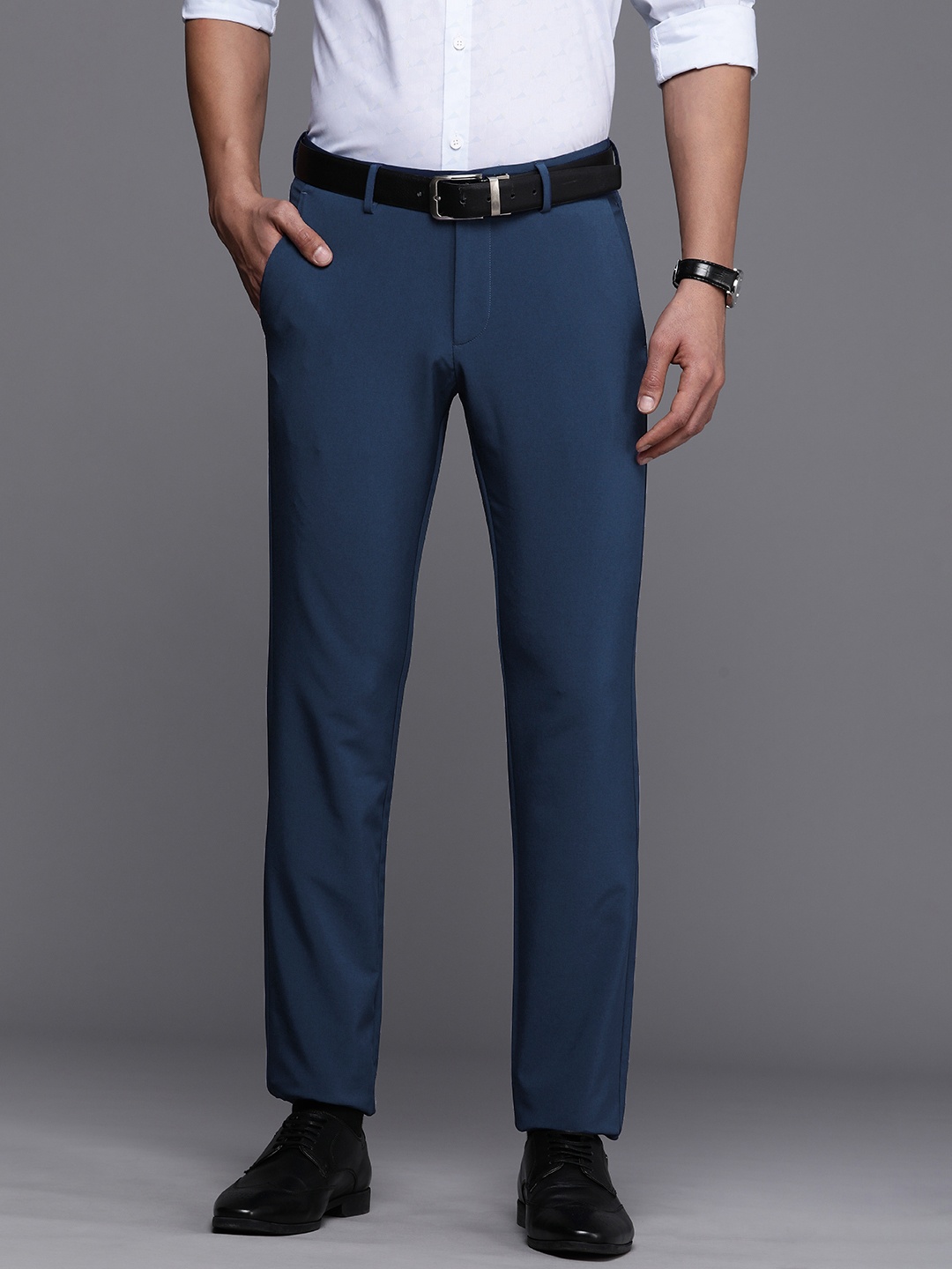 

Allen Solly Men Custom Slim Fit Formal Trousers, Navy blue