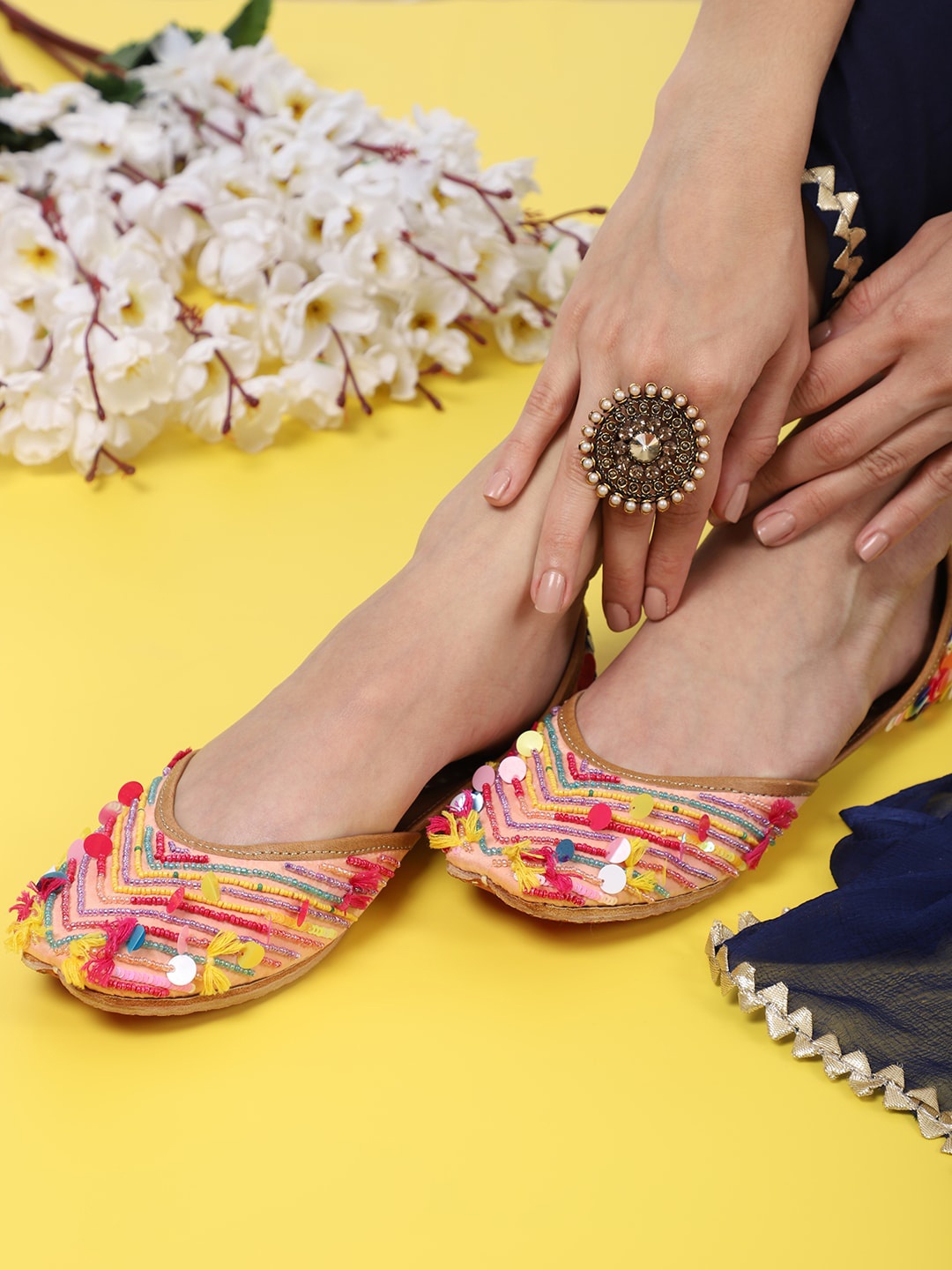 

GLAM STORY Women Fabric Ethnic Mojaris Flats, Pink