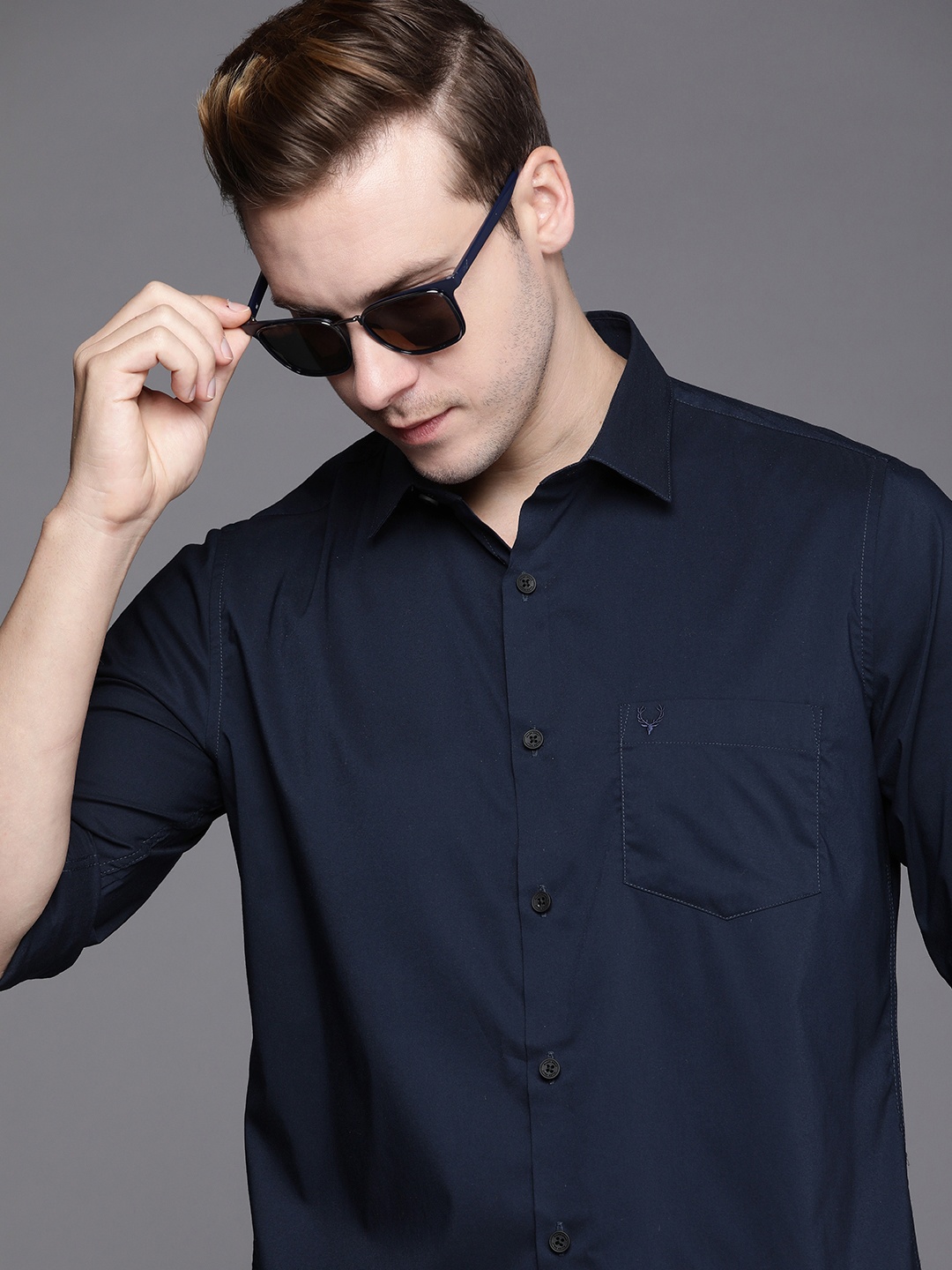 

Allen Solly Custom Solid Casual Shirt, Navy blue