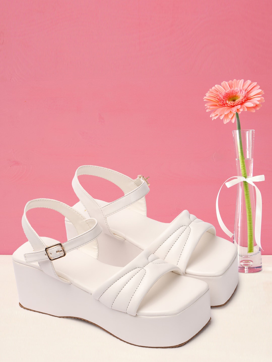 

TRASE Flatform Heels With Buckles, White