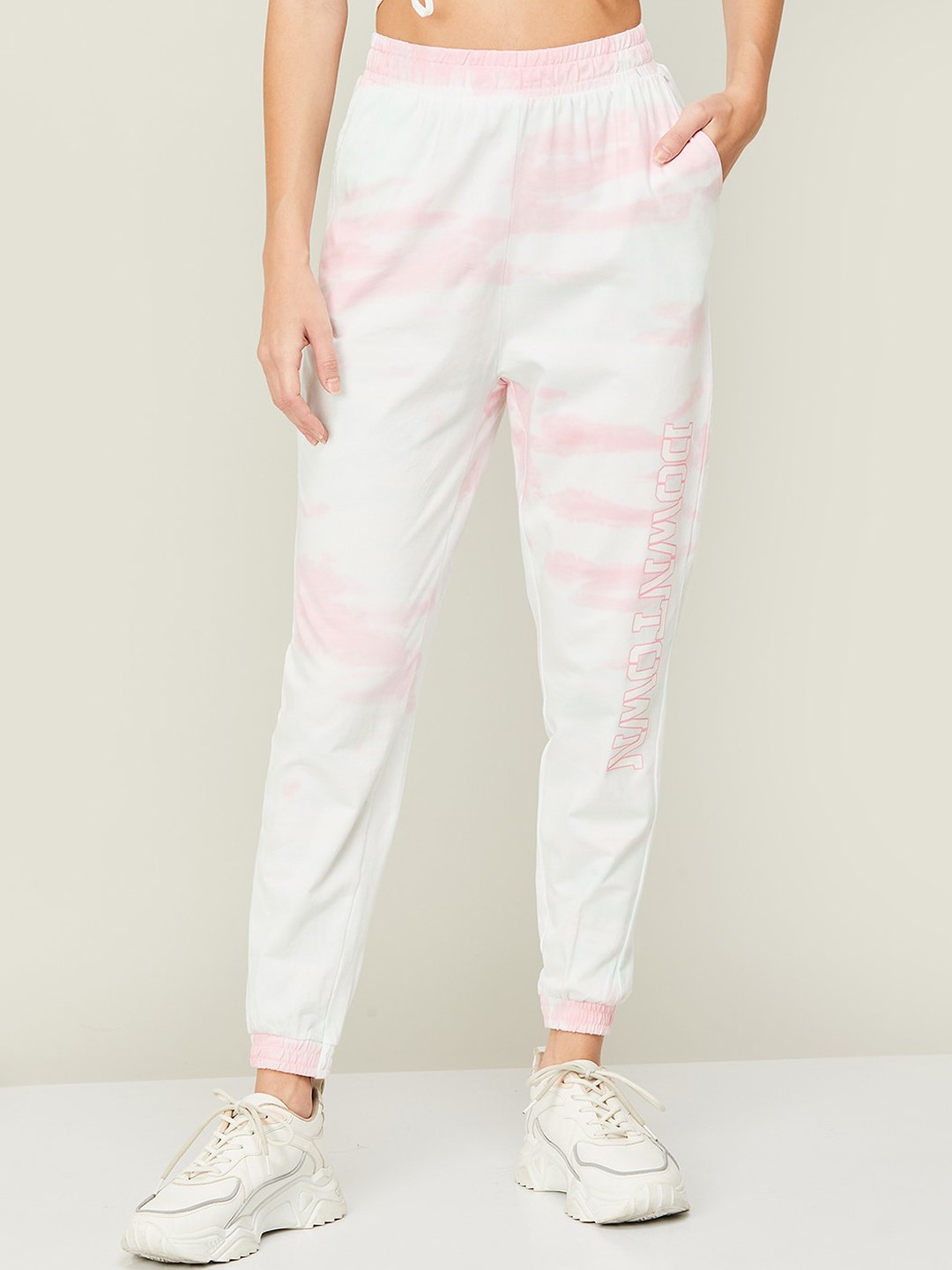 

Ginger by Lifestyle Women Tie and Dye Printed Cotton Regular Fit Joggers, White