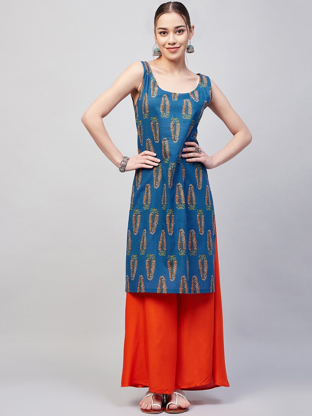

InWeave Floral Printed Pure Cotton Kurta with Palazzos, Blue
