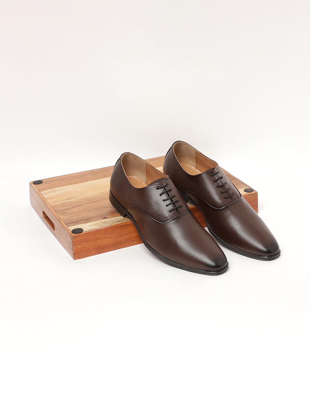 

CODE by Lifestyle Men Textured Lace-Up Synthetic Derbys, Brown