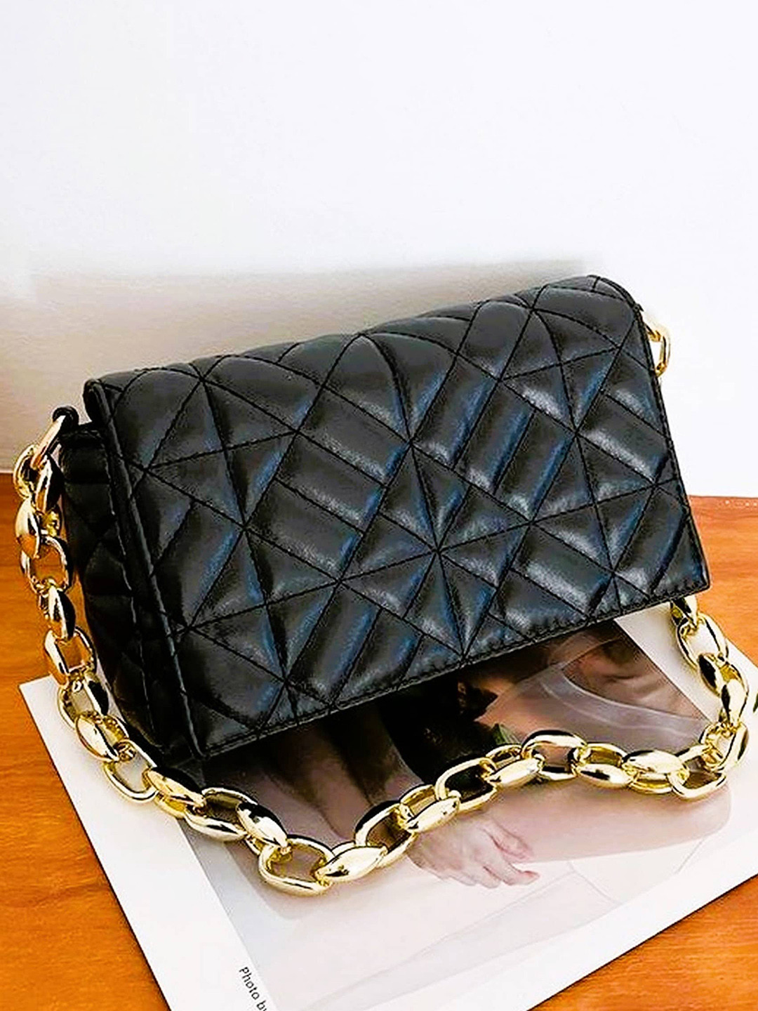 

Diva Dale PU Structured Sling Bag with Quilted, Black
