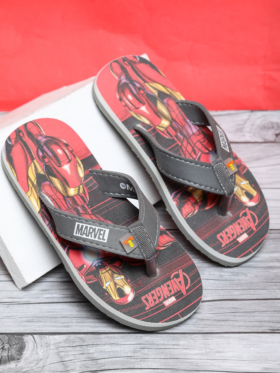 

toothless Boys Marvel Avengers Printed Thong Flip-Flops, Red