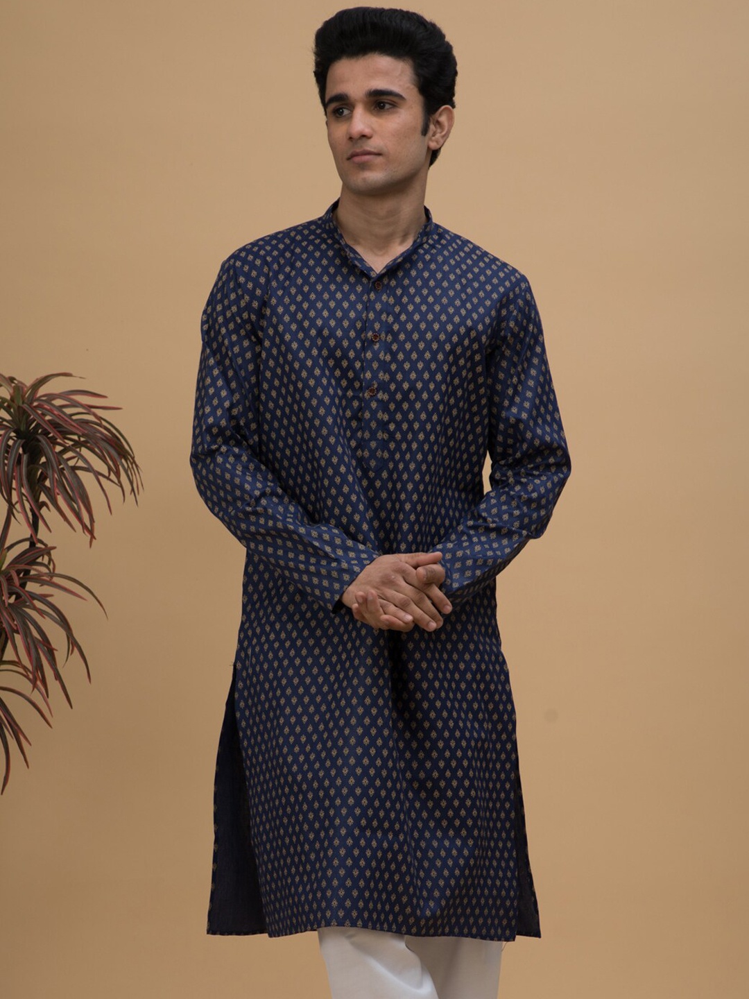 

NEUDIS Ethnic Motif Woven Design Mandarin Collar Cotton Kurta, Navy blue