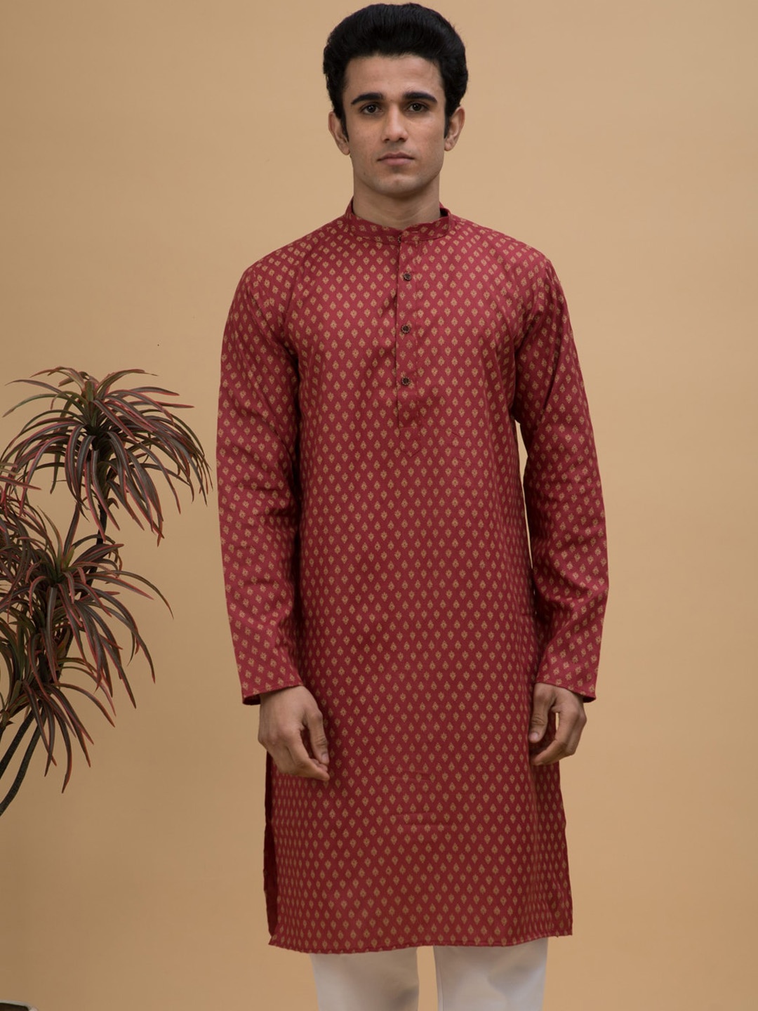 

NEUDIS Men Maroon Ethnic Motif Printed Mandarin Collar Cotton Kurta