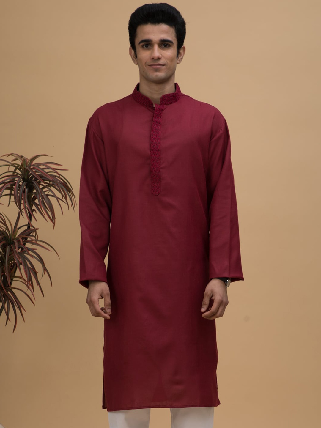 

NEUDIS Mandarin Collar Thread Work Cotton Kurta, Maroon