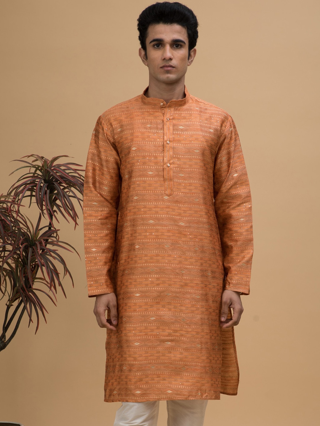 

NEUDIS Men Ethnic Motifs Woven Design Mandarin Collar Straight Kurta, Orange