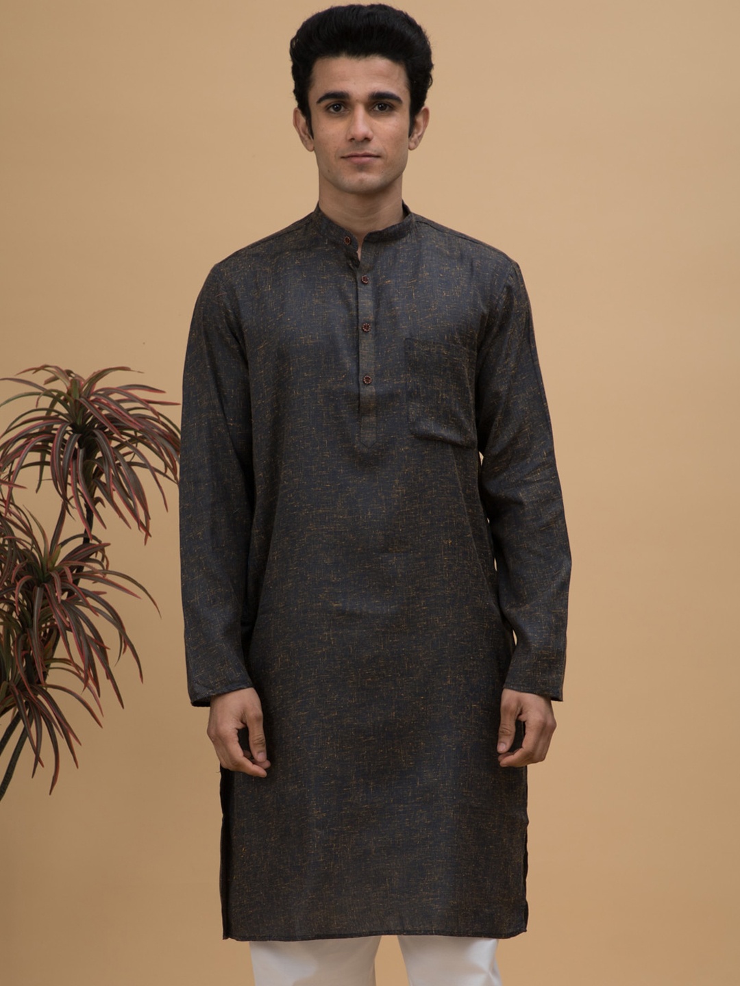 

NEUDIS Mandarin Collar Cotton Linen Kurta, Black
