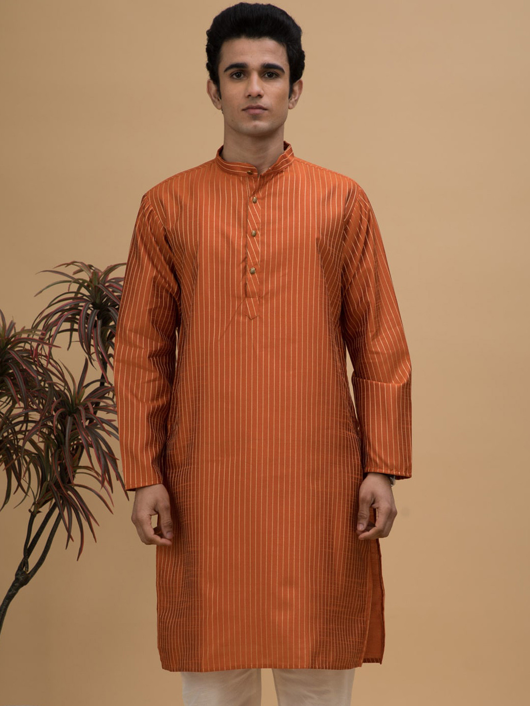 

NEUDIS Striped Mandarin Collar Kurta, Orange
