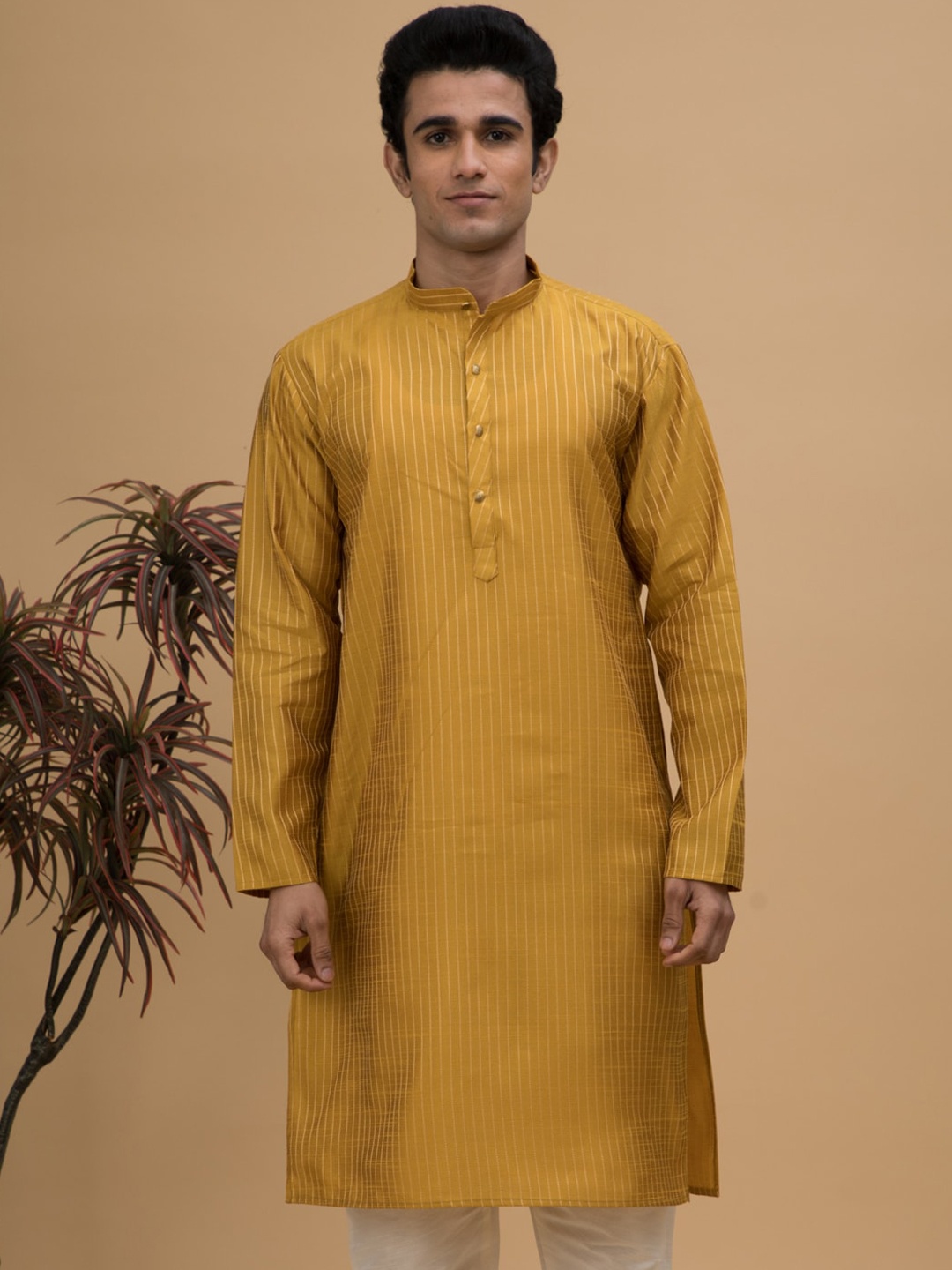 

NEUDIS Men Striped Long Sleeves Kurta, Yellow