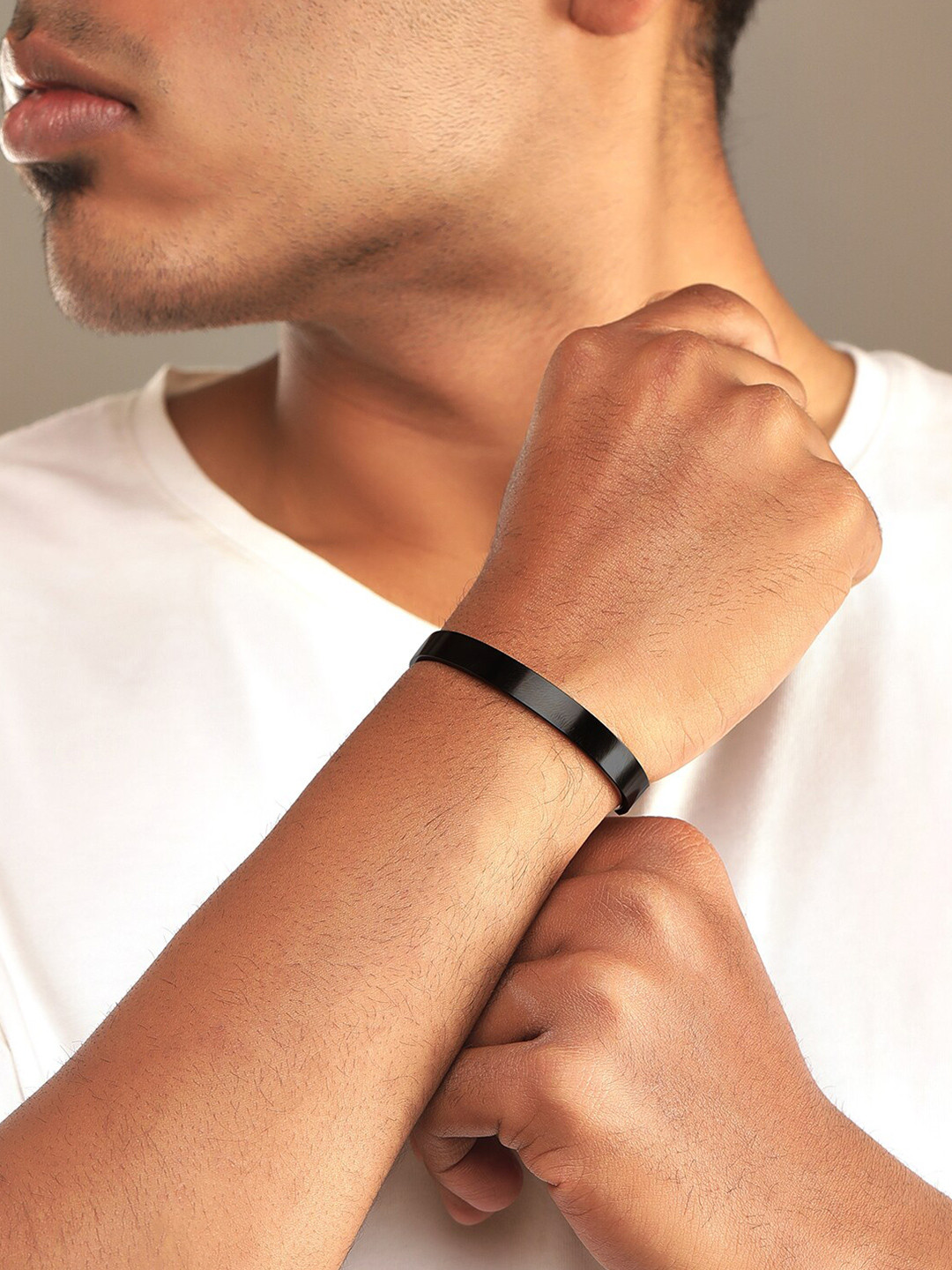 

Roadster Metallic-Toned Minimal Adjustable Kada Band Bracelet, Black