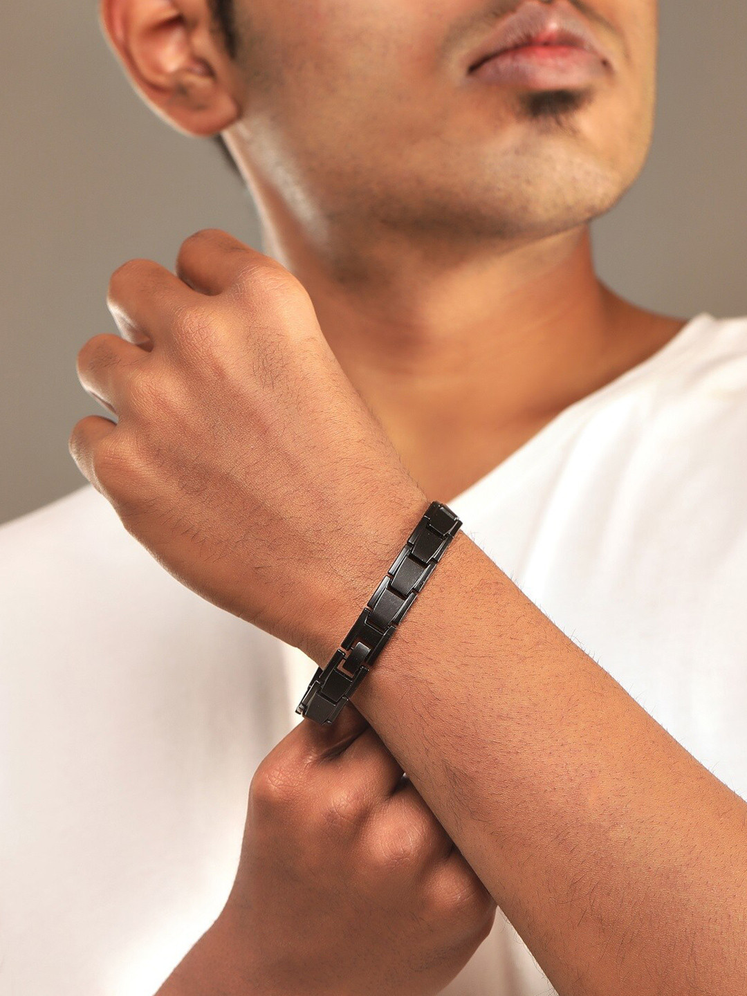 

Roadster Men Metallic-Toned Link Bracelet, Black