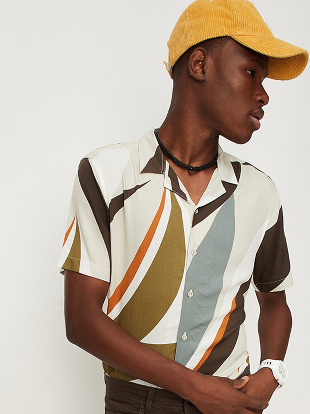 

max Men Abstract Printed Spread Collar Short Sleeves Casual Shirt, Beige