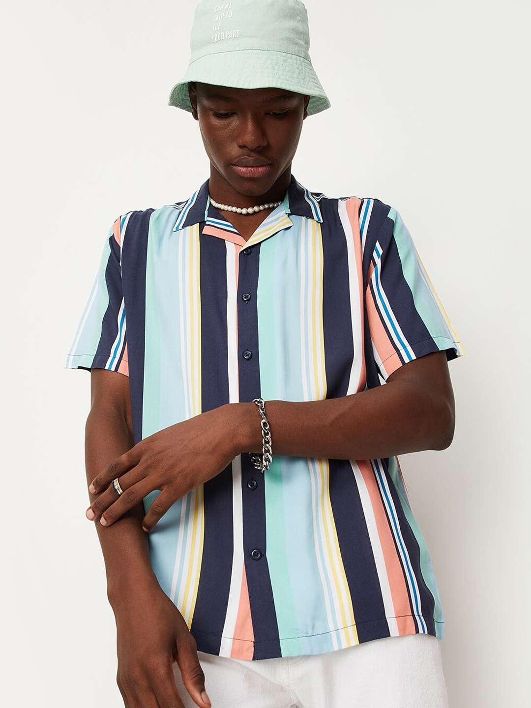 

max Men Multi Striped Spread Collar Regular Fit Casual Shirt, Navy blue