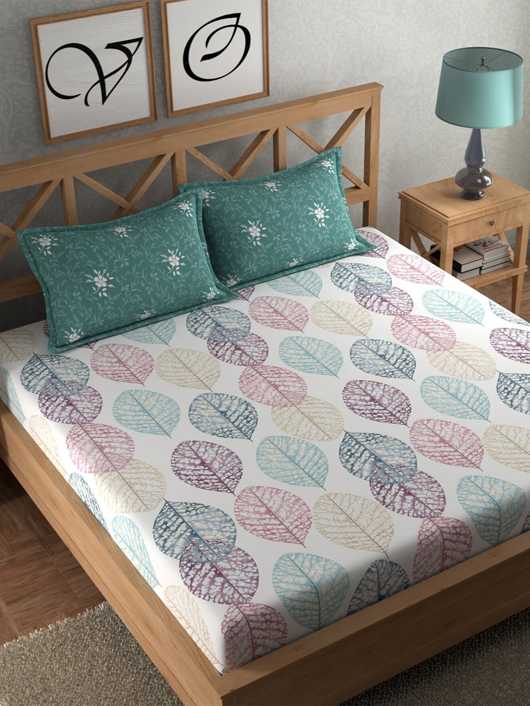 

CHHAVI INDIA Off White & Green Floral Printed 210 TC Flat King Bedsheet & 2 Pillow Covers