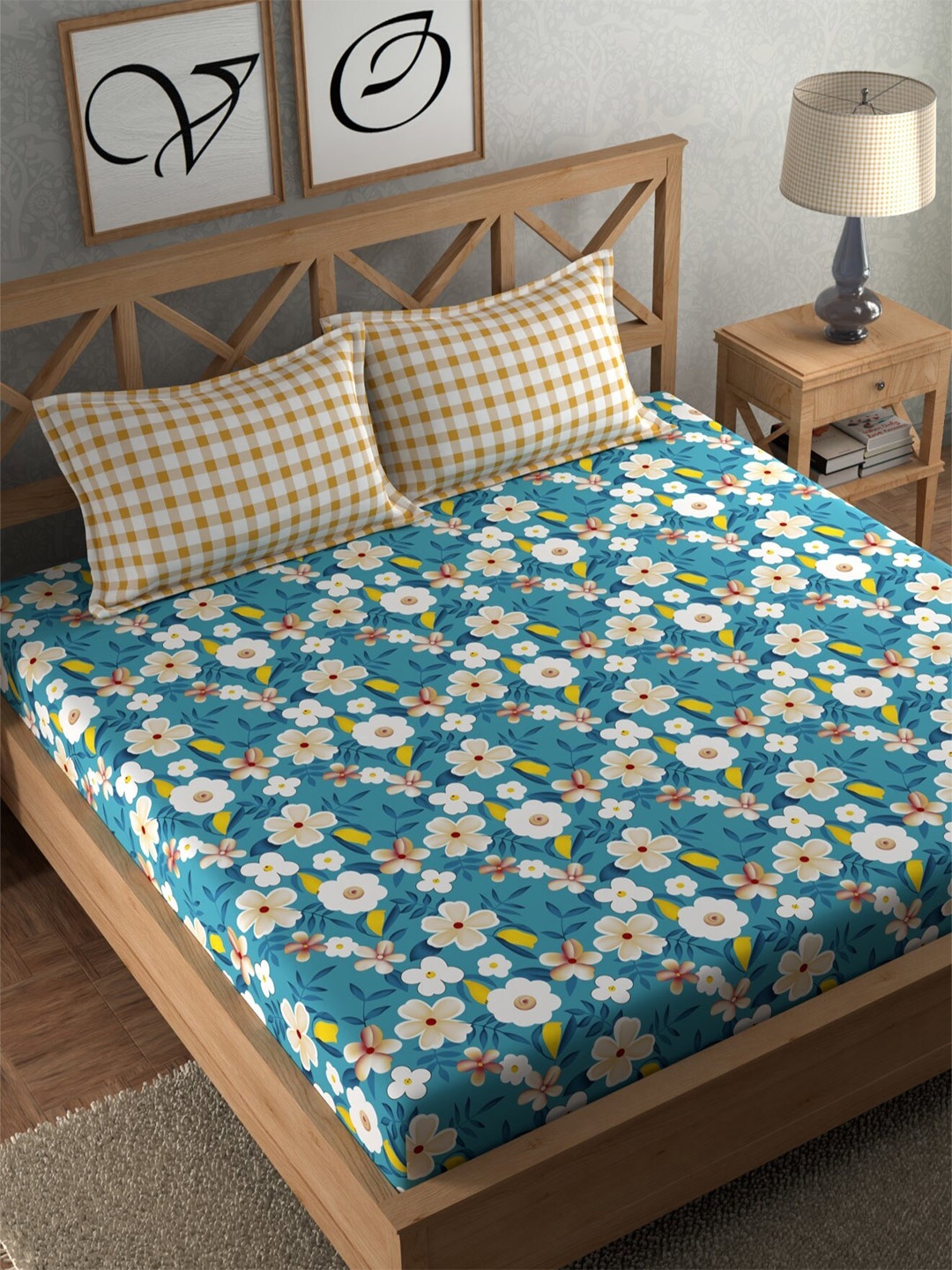 

CHHAVI INDIA Blue & White Floral Printed 210 TC Flat King Bedsheet With 2 Pillow Covers