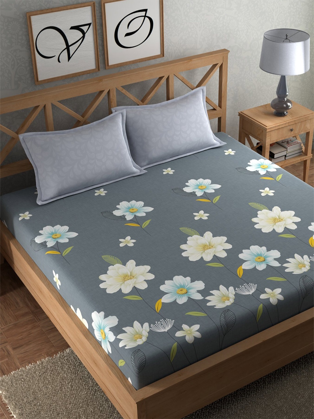 

CHHAVI INDIA Grey & Cream-Coloured Floral 210 TC King Bedsheet with 2 Pillow Covers
