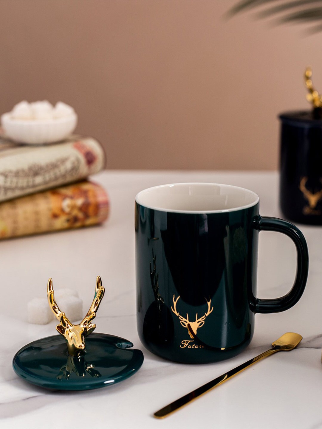 

THEDECORKART Future Green & Gold-Toned 3 Pcs Textured Mug with Lid and Spoon 100 ml
