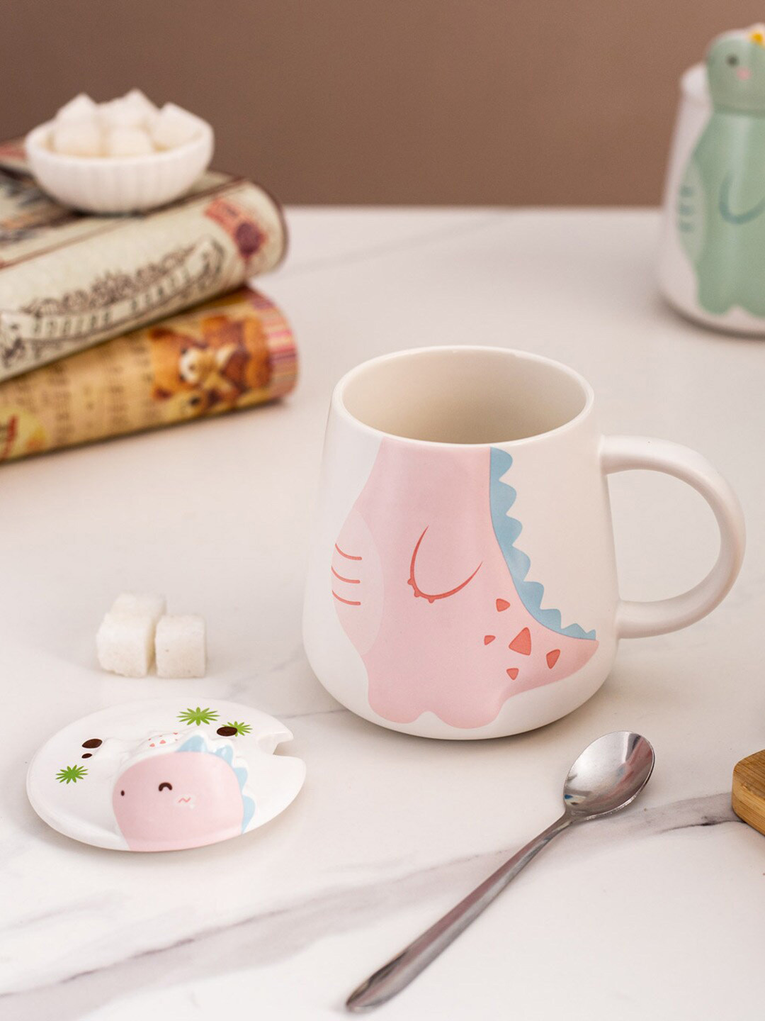 

THEDECORKART Dino White & Pink Printed 3 Pcs Textured Mug with Lid and Spoon 100 ml