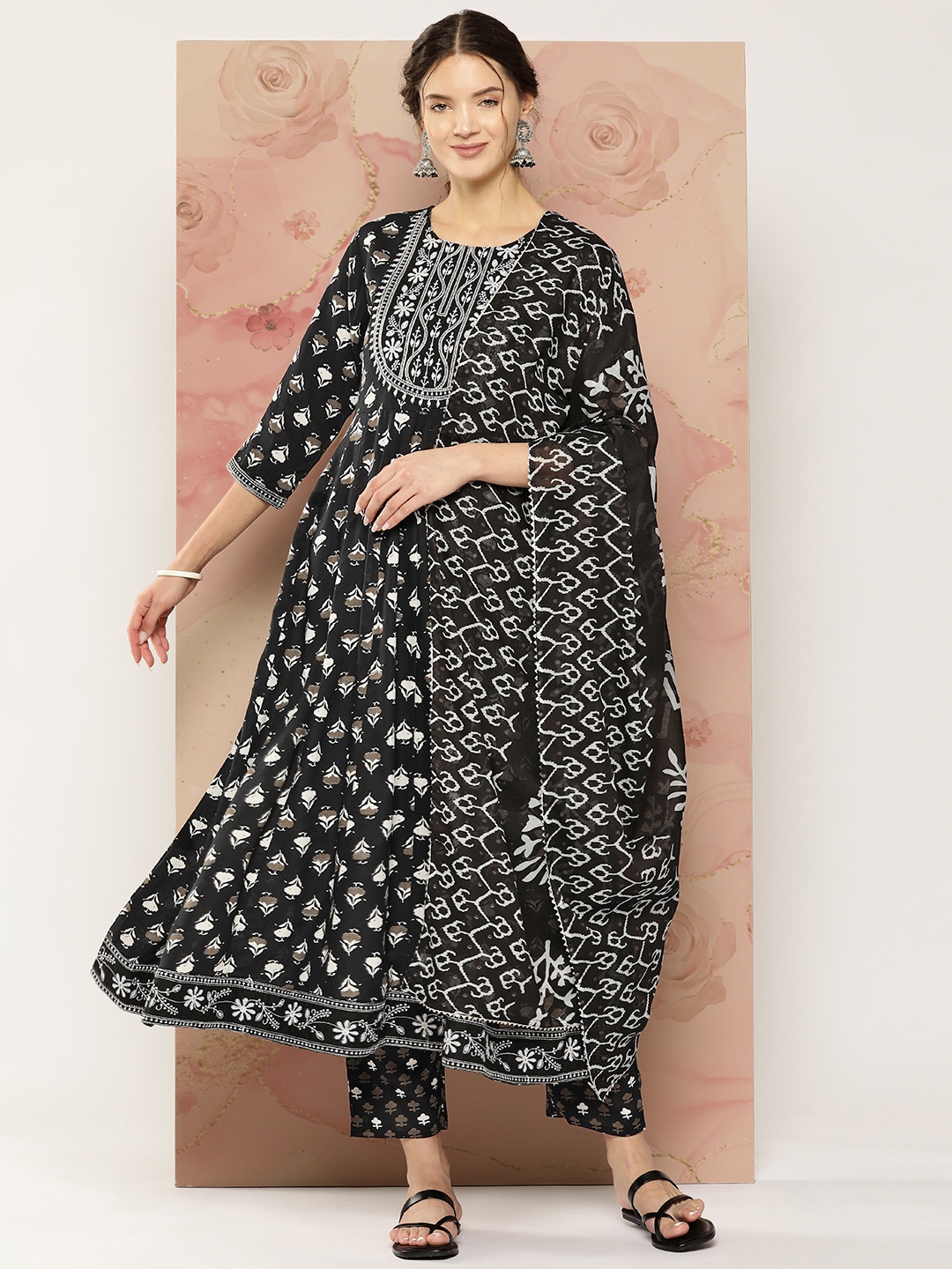 

Yufta Ethnic Motifs Printed Regular Kurta with Trousers & With Dupatta, Black