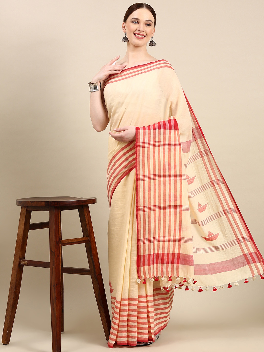 

ArtEastri Cream-Coloured & Red Woven Design Pure Cotton Jamdani Saree