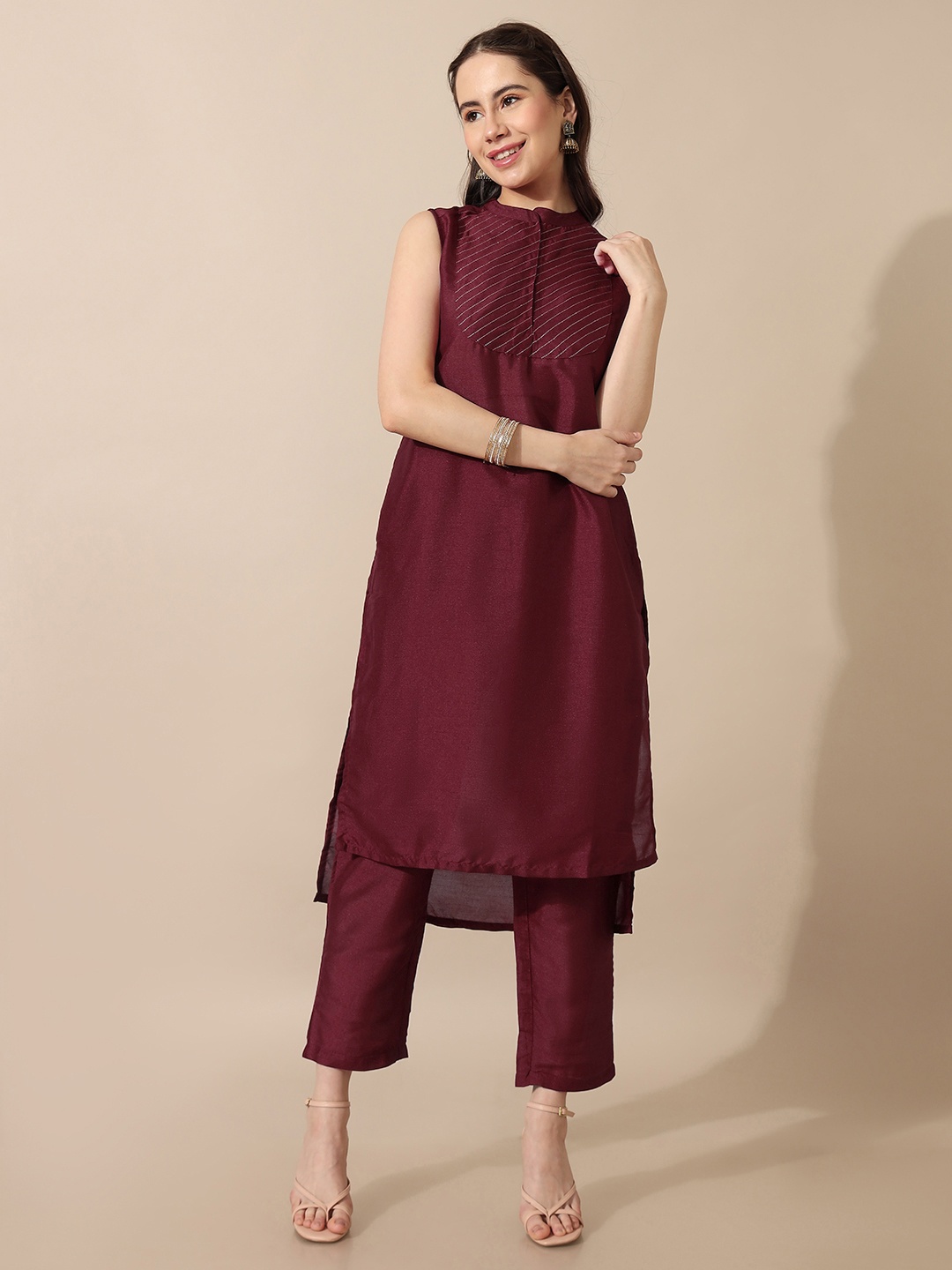 

Saaki High-Low Mandarin Collar Kurta with Trousers Set, Maroon