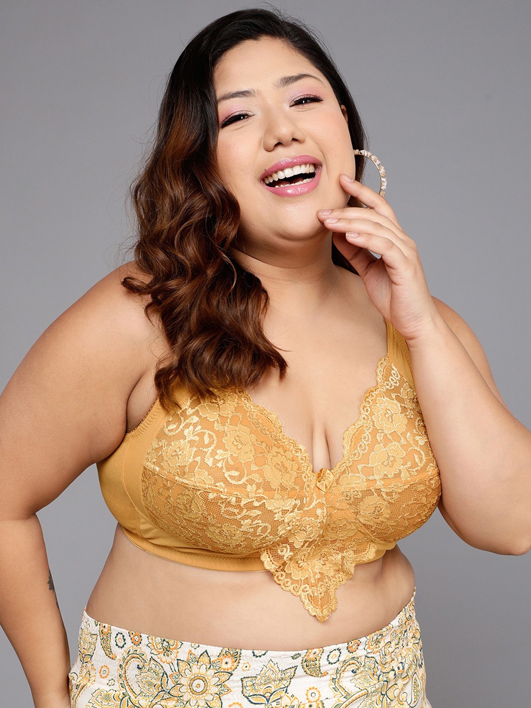 

Clovia Non-Padded Non-Wired Lace Full Figure Bra, Beige