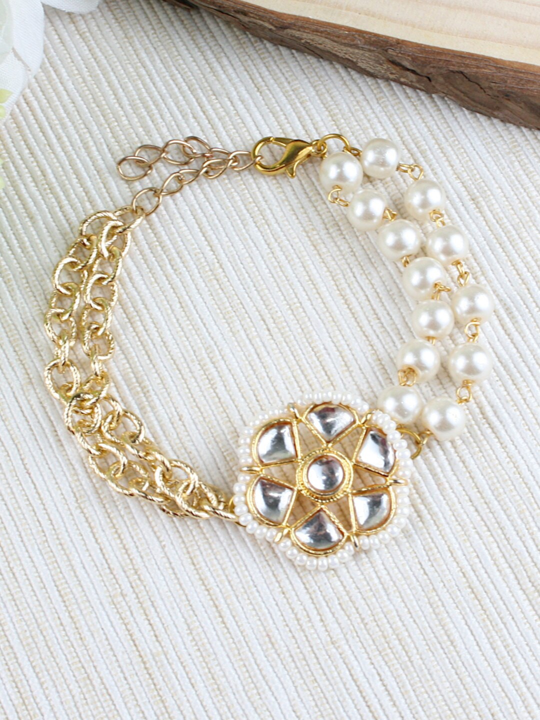 

Asthetika Kids Girls Kundan Gold-Plated Link Bracelet