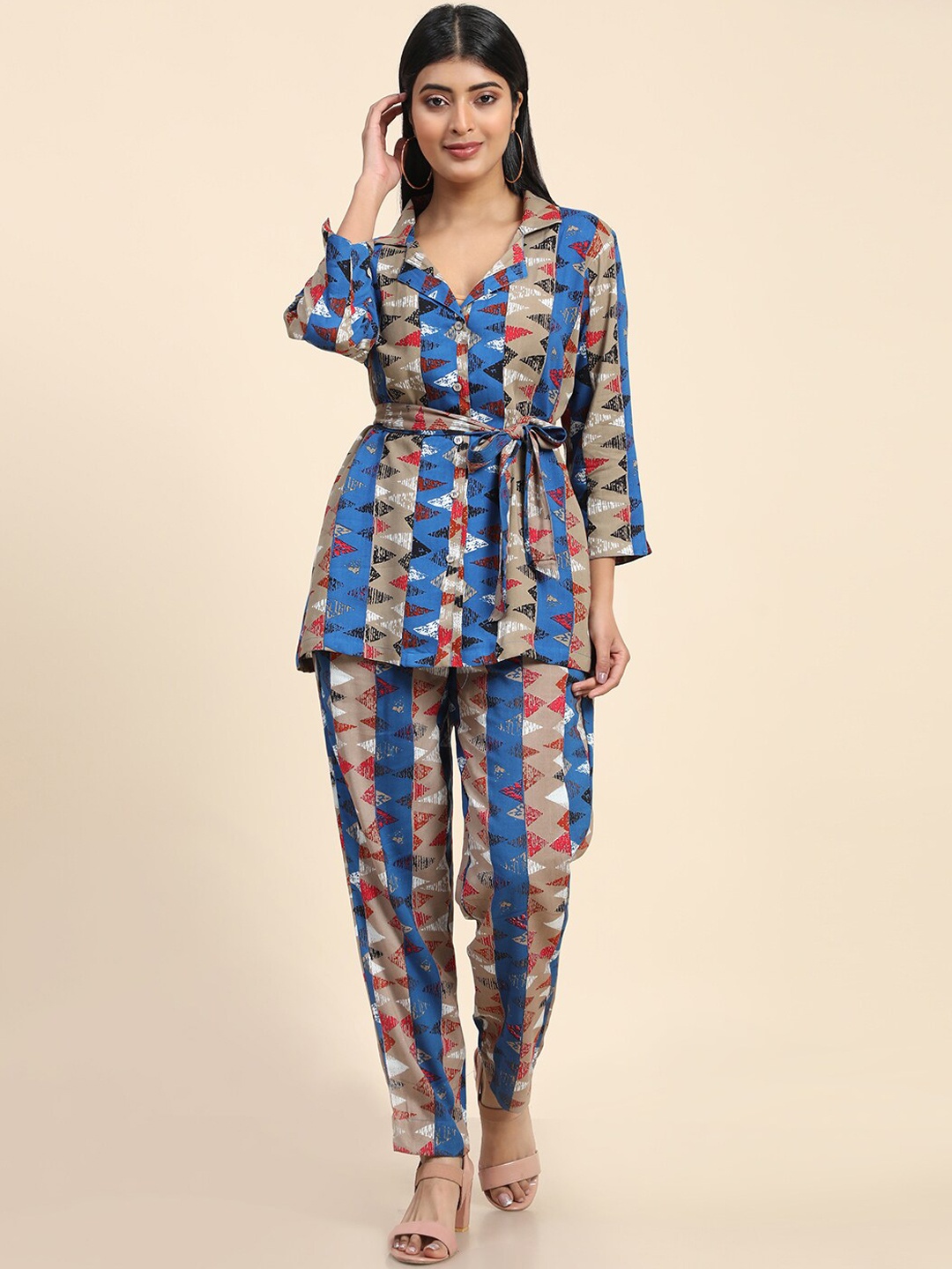 

Aawari Women Printed Longline Top With Trousers Co-Ords Set, Blue