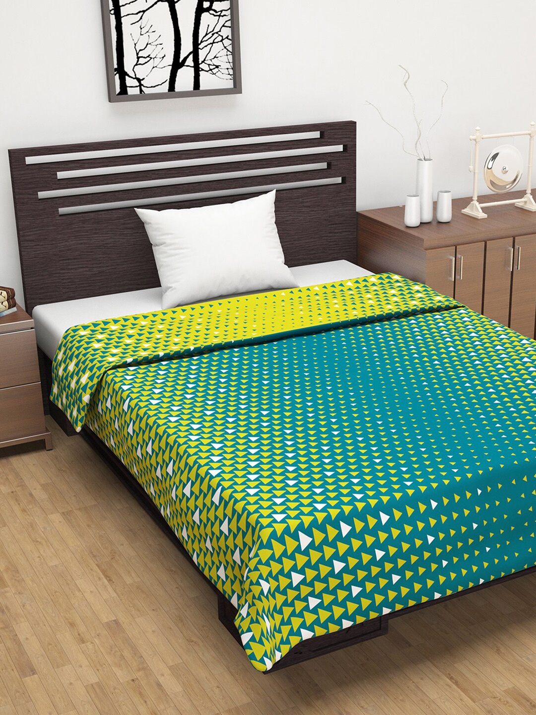 

Divine Casa Yellow & Green Geometric Microfiber AC Room 110GSM Reversible Single Bed Dohar