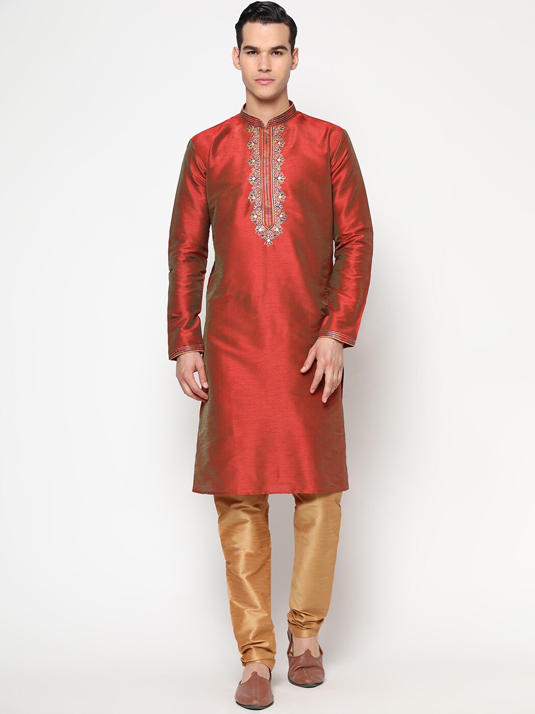 

GoStyle Floral Embroidered Pure Cotton Kurta with Pyjamas, Red